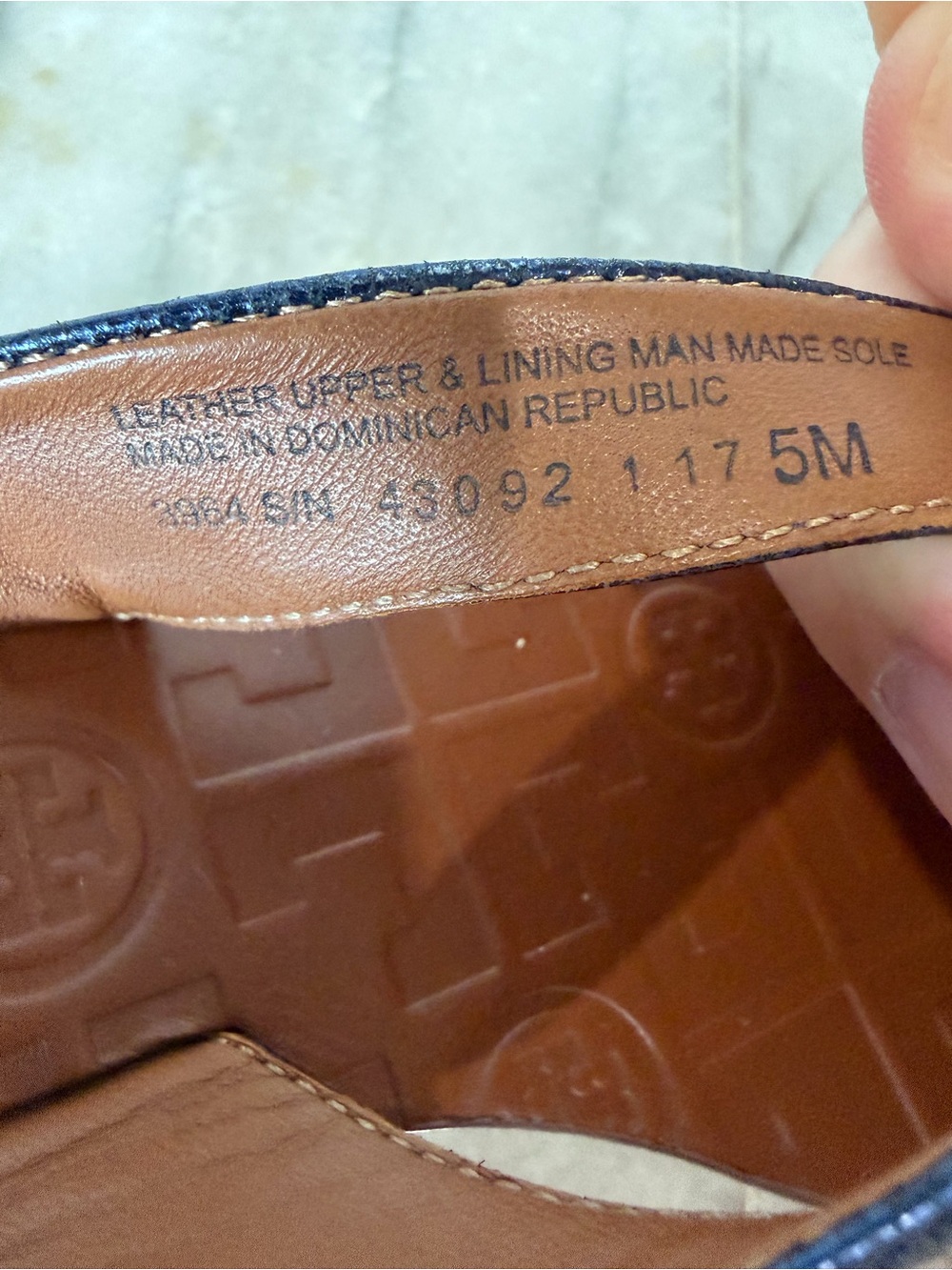 Tory Burch Navy Leather Thong Sandals with Gold Logo Size 5 - Picture 4 of 6